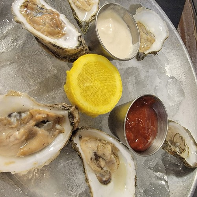 Weekly Cold Water Oysters (Half Dozen).